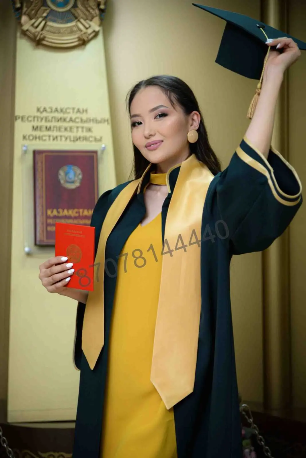 Мантия — лучший выбор для выпускного