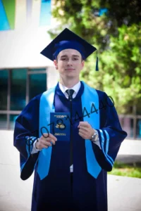 Школьная мантия - традиция, которая прижилась Школьная мантия - традиция, которая прижилась