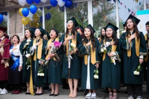 Мантия - лучший выбор для выпускного