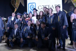 Выпускной в стиле Гарри Поттера - мантии в центре внимания