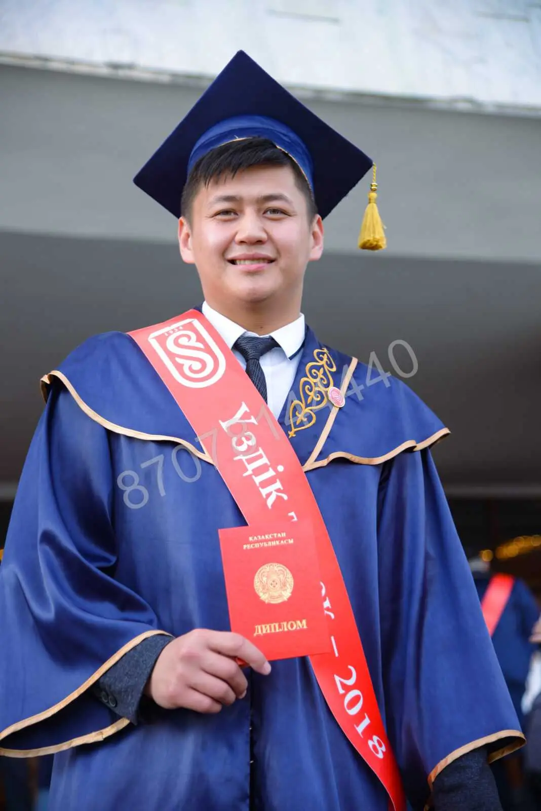 Как выбрать качественную мантию для университета