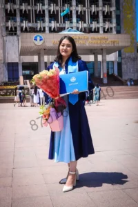 Секреты идеальной фотосессии в мантии в Алматы Секреты идеальной фотосессии в мантии в Алматы