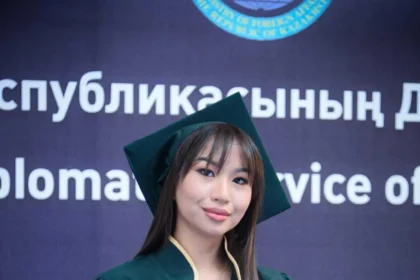 Как ухаживать за выпускной мантией